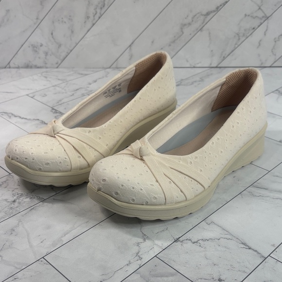 NWT LifeStride Bzees Womens Gem 2 Cream Floral Dot Slip-On Flats Shoes Size 7.5W - Picture 2 of 9